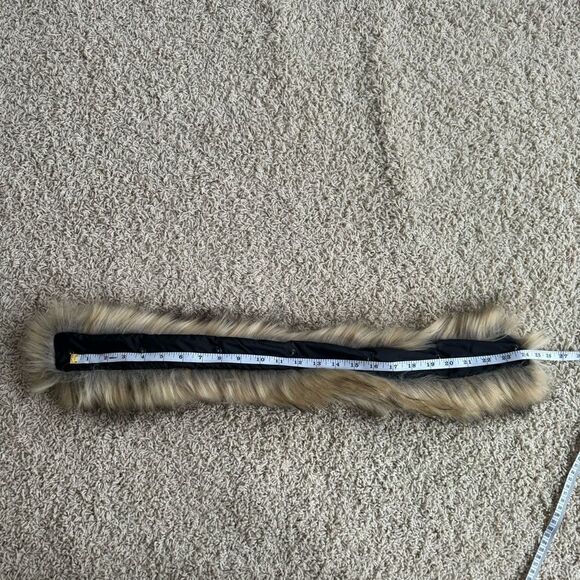 Faux Fur Removable Detached for Ski Suits and Jackets Hood New Conditon